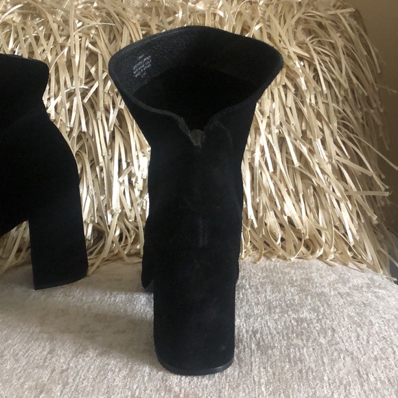 Matisse Gordy Peep Toe Black Genuine Suede Booties - Picture 4 of 13